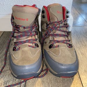 Brand new bearpaw boots.